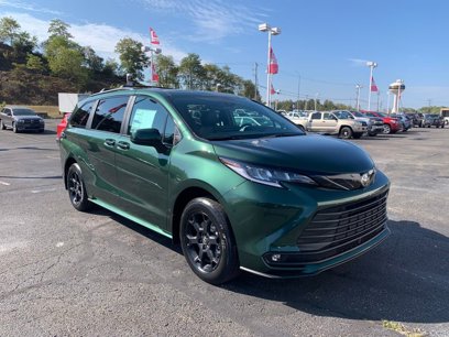 New 2025 Toyota Sienna XLE Woodland Edition