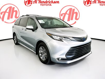 Used 2021 Toyota Sienna XLE