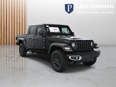 New 2025 Jeep Gladiator Sport S