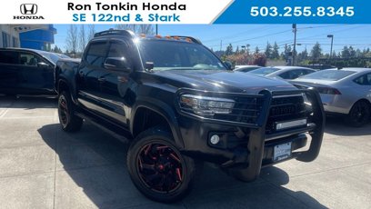 Used 2017 Toyota Tacoma TRD Off-Road w/ Tow Package (A/T)