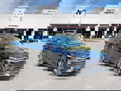 New 2025 Kia K4 LXS