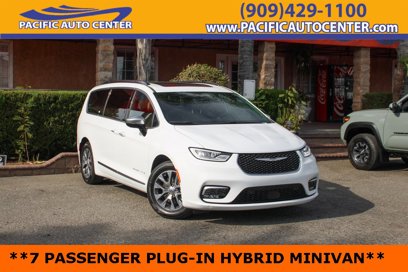 Used 2023 Chrysler Pacifica Pinnacle