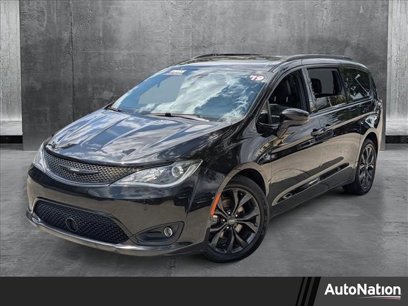 Used 2019 Chrysler Pacifica Touring-L