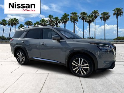 New 2025 Nissan Pathfinder Platinum w/ Cargo Package