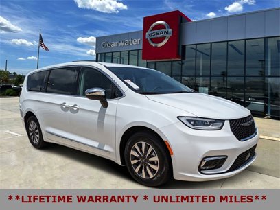 Used 2023 Chrysler Pacifica Limited