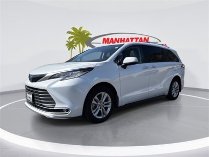 Certified 2022 Toyota Sienna Limited