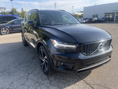 Certified 2021 Volvo XC40 T5 R-Design w/ Climate Package