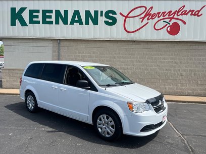 Used 2018 Dodge Grand Caravan SE w/ UConnect Hands-Free Group