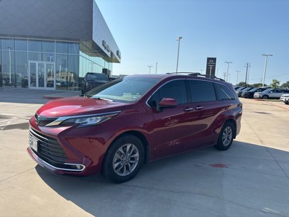 Used 2022 Toyota Sienna XLE