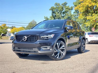 Certified 2021 Volvo XC40 T5 R-Design w/ Climate Package
