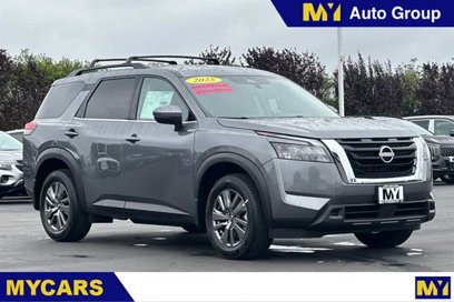New 2025 Nissan Pathfinder SV w/ Cargo Package