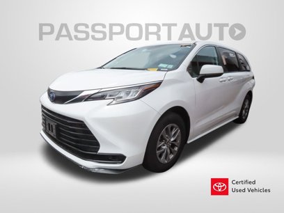 Certified 2023 Toyota Sienna LE