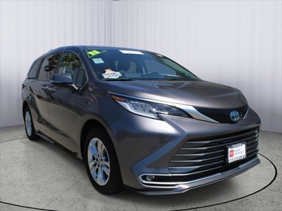 Certified 2022 Toyota Sienna Limited