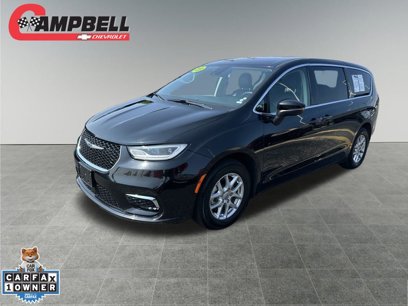 Used 2023 Chrysler Pacifica Touring-L