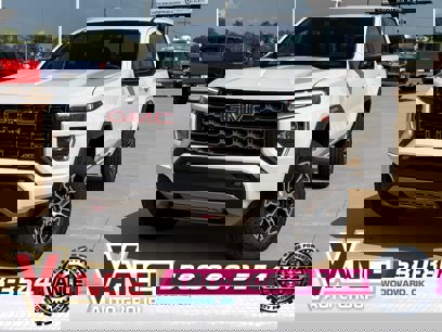 New 2025 GMC Canyon AT4