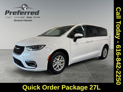 Used 2023 Chrysler Pacifica Touring-L