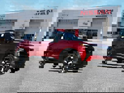 New 2025 Nissan Kicks SR