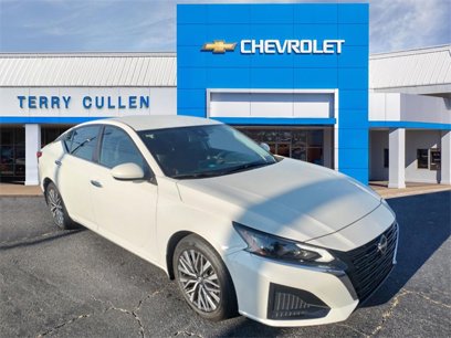 Used 2023 Nissan Altima 2.5 SV