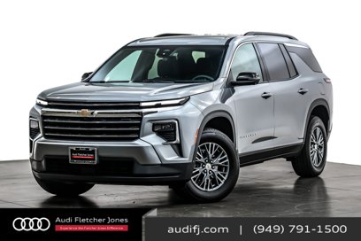 Used 2024 Chevrolet Traverse LT w/ Trailering Package