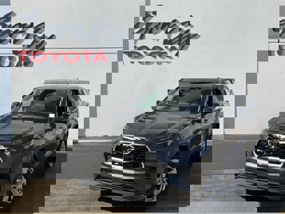 Used 2023 Toyota Highlander L