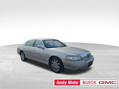 Used 2005 Lincoln Town Car Signature Limited