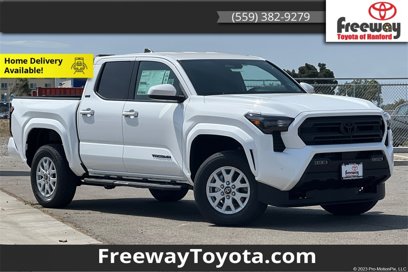 New 2025 Toyota Tacoma SR5
