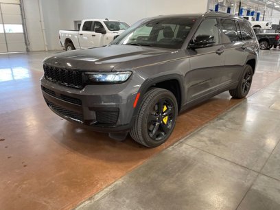 Used 2024 Jeep Grand Cherokee L Laredo