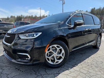 Used 2023 Chrysler Pacifica Limited