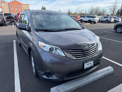 Used 2017 Toyota Sienna LE
