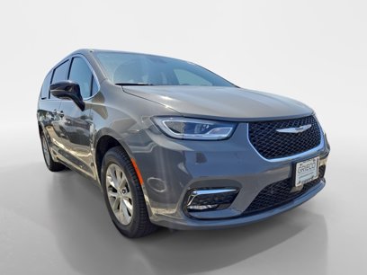 New 2025 Chrysler Pacifica Select