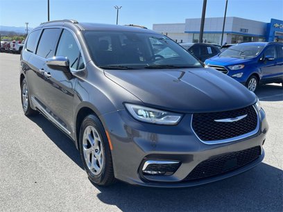 Used 2023 Chrysler Pacifica Limited