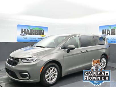 Used 2023 Chrysler Pacifica Touring-L