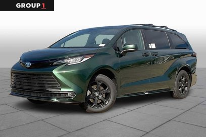 New 2025 Toyota Sienna XLE Woodland Edition