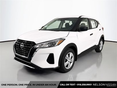 New 2025 Nissan Kicks S