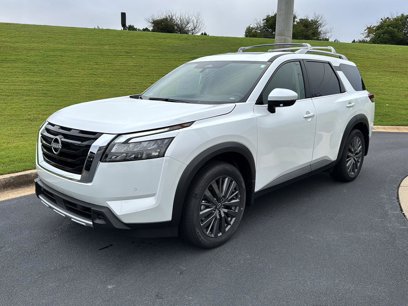 New 2025 Nissan Pathfinder SL w/ SL Premium Package