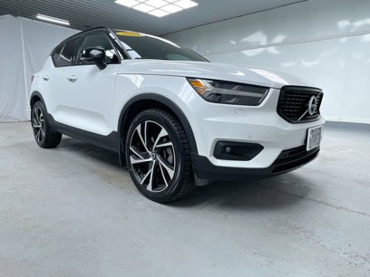 Used 2021 Volvo XC40 T5 R-Design w/ Advanced Package
