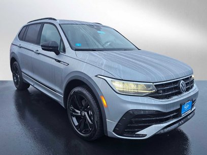 New 2024 Volkswagen Tiguan SE R-Line
