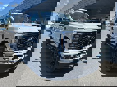 New 2025 Ford F250 XLT w/ Black Appearance Package