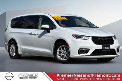 Used 2023 Chrysler Pacifica Touring-L