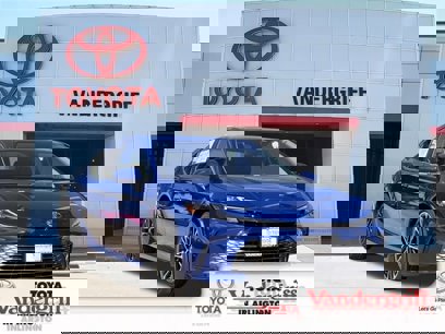 New 2025 Toyota Camry XLE
