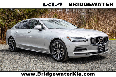 Used 2022 Volvo S90 B6 Momentum w/ Advanced Package