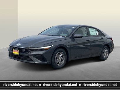 New 2025 Hyundai Elantra SE
