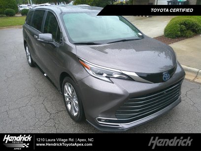 Used 2023 Toyota Sienna Platinum