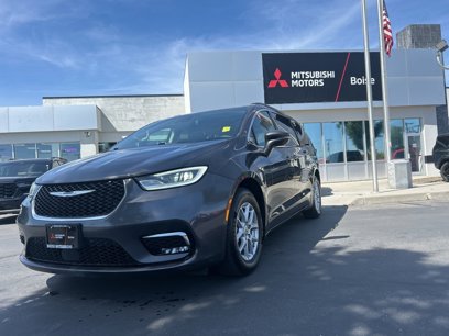 Used 2022 Chrysler Pacifica Touring-L