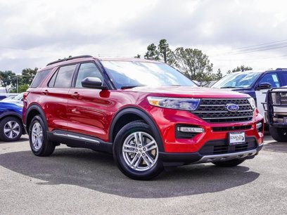 New 2024 Ford Explorer XLT w/ Equipment Group 202A