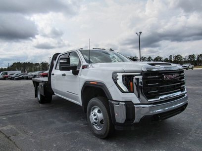 New 2025 GMC Sierra 3500 Pro w/ Convenience Package