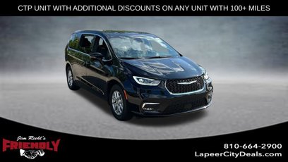New 2026 Chrysler Pacifica Select