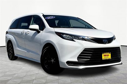 Used 2022 Toyota Sienna LE