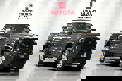 New 2025 Toyota Tacoma SR5