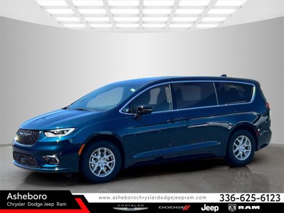 New 2025 Chrysler Pacifica Select